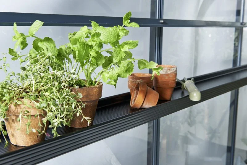 Полка в теплицу